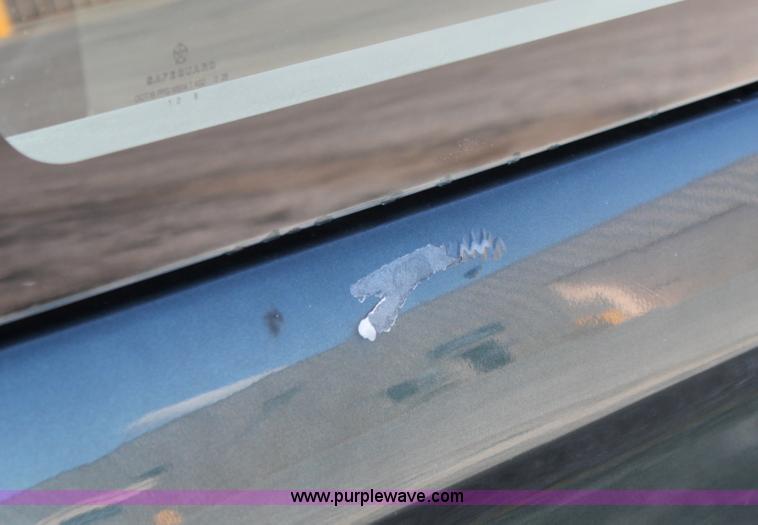 image for item B8504 2001 Dodge Caravan SE mini van