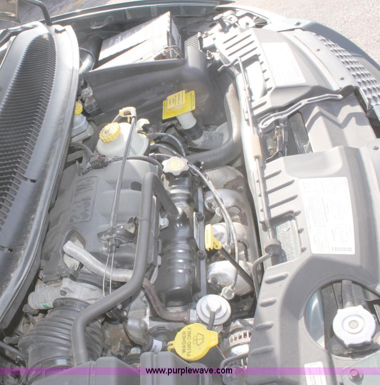 image for item B8504 2001 Dodge Caravan SE mini van