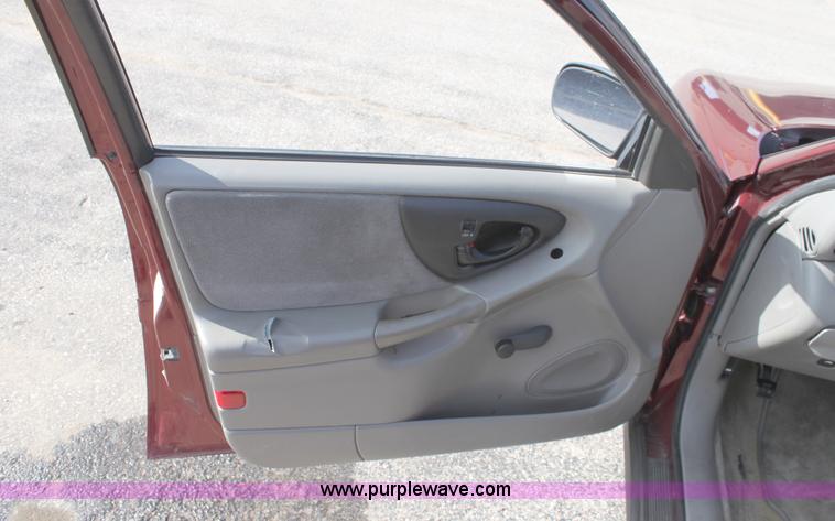 image for item B8505 2002 Chevrolet Malibu