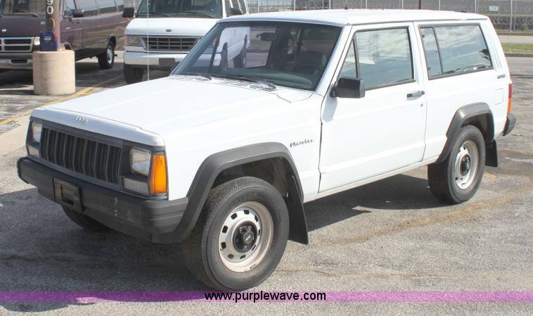 image for item B8506 1991 Jeep Cherokee SUV