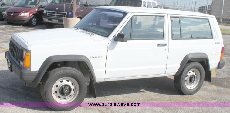 image for item B8506 1991 Jeep Cherokee SUV