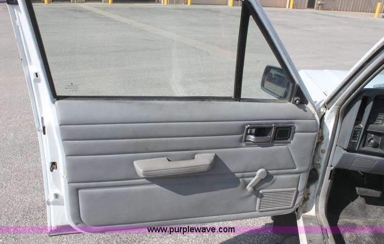 image for item B8506 1991 Jeep Cherokee SUV