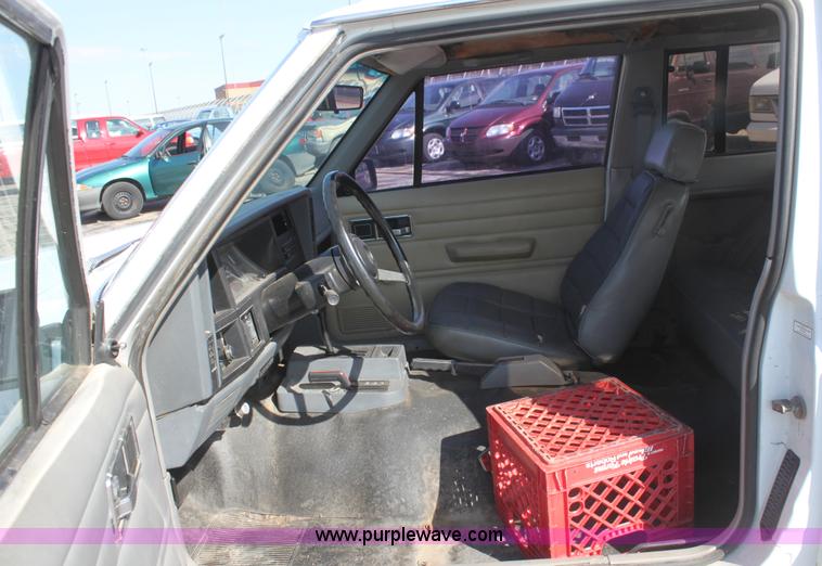 image for item B8506 1991 Jeep Cherokee SUV