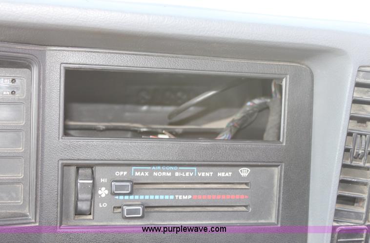 image for item B8506 1991 Jeep Cherokee SUV