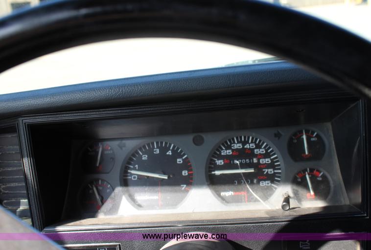 image for item B8506 1991 Jeep Cherokee SUV