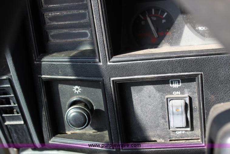 image for item B8506 1991 Jeep Cherokee SUV