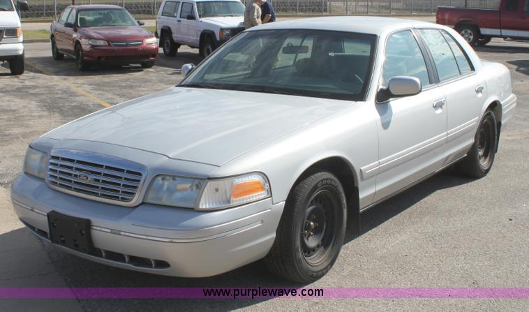 image for item B8507 2000 Ford Crown Victoria Police Interceptor
