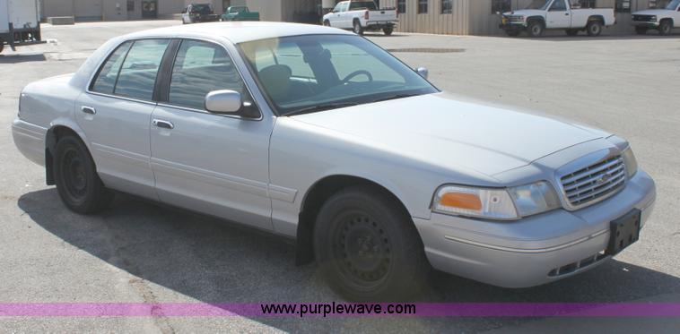 image for item B8507 2000 Ford Crown Victoria Police Interceptor
