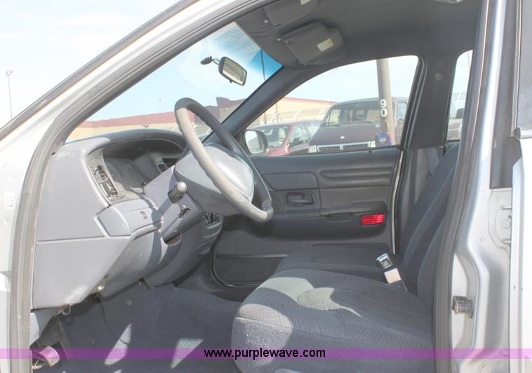 image for item B8507 2000 Ford Crown Victoria Police Interceptor