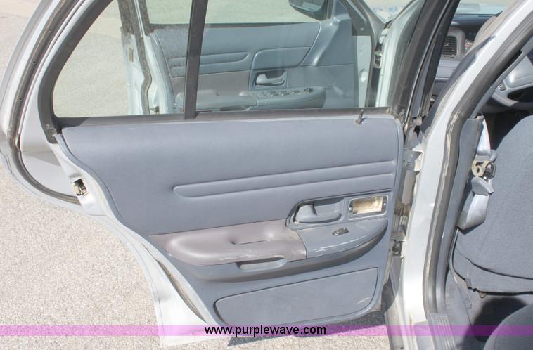 image for item B8507 2000 Ford Crown Victoria Police Interceptor