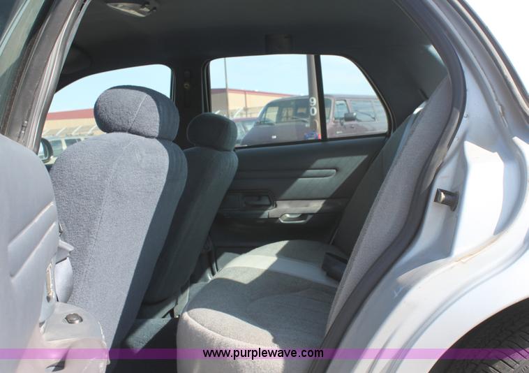 image for item B8507 2000 Ford Crown Victoria Police Interceptor