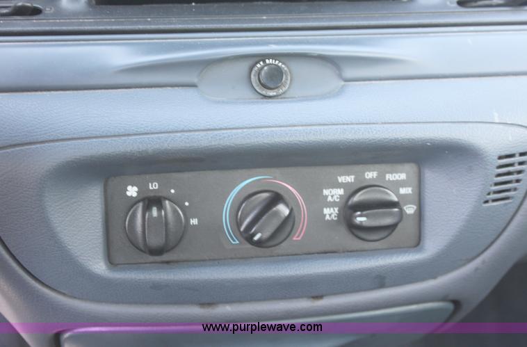 image for item B8507 2000 Ford Crown Victoria Police Interceptor