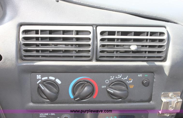 image for item B8508 1999 Chevrolet Cavalier