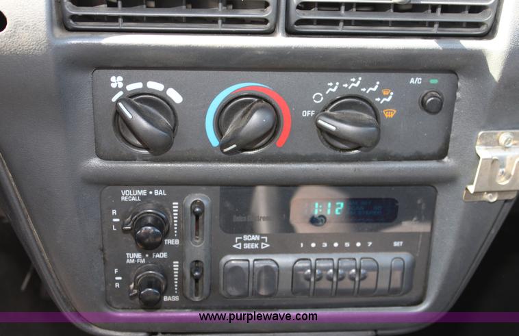 image for item B8508 1999 Chevrolet Cavalier