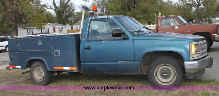 image for item B8510 1992 Chevrolet Cheyenne 2500 pickup truck