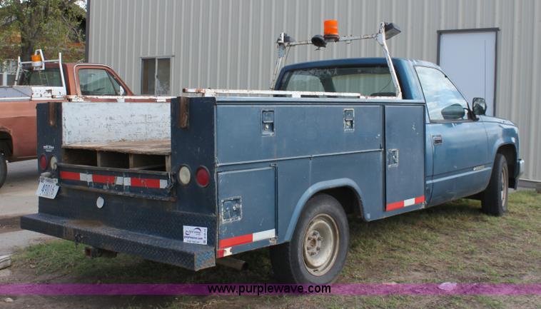 image for item B8510 1992 Chevrolet Cheyenne 2500 pickup truck