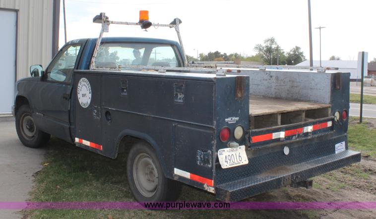 image for item B8510 1992 Chevrolet Cheyenne 2500 pickup truck