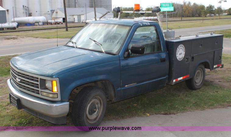image for item B8510 1992 Chevrolet Cheyenne 2500 pickup truck