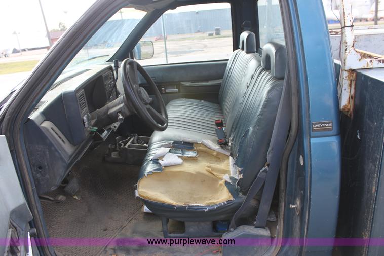 image for item B8510 1992 Chevrolet Cheyenne 2500 pickup truck