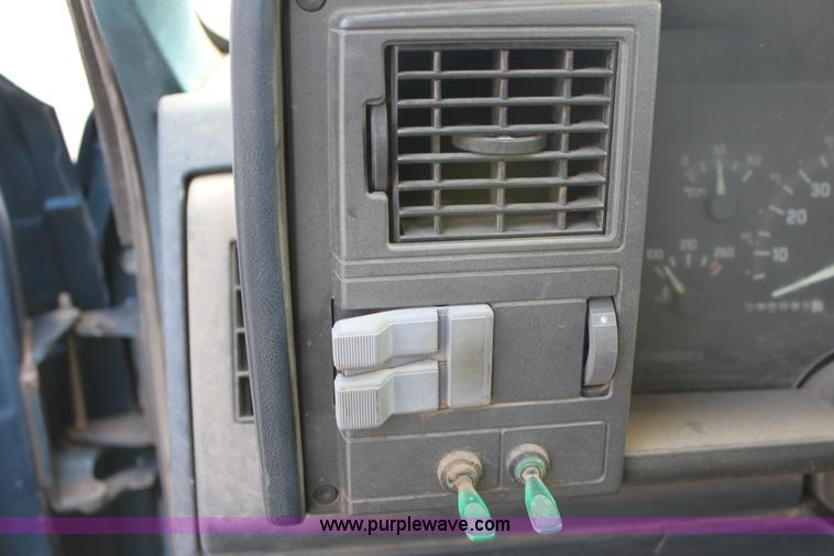 image for item B8510 1992 Chevrolet Cheyenne 2500 pickup truck