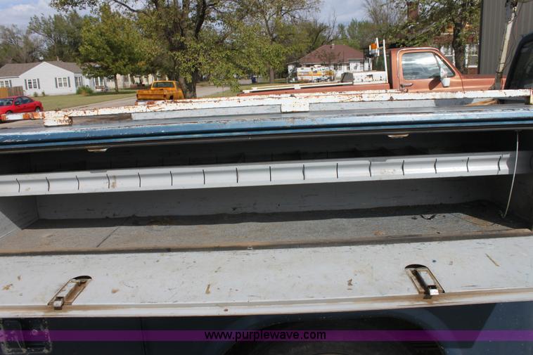 image for item B8510 1992 Chevrolet Cheyenne 2500 pickup truck