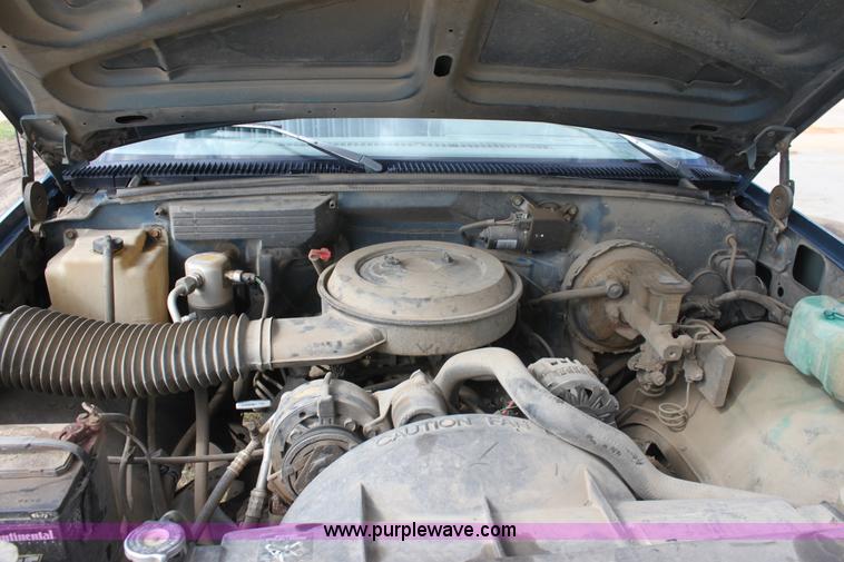 image for item B8510 1992 Chevrolet Cheyenne 2500 pickup truck