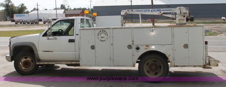 image for item B8511 1995 Chevrolet 3500HD pickup truck