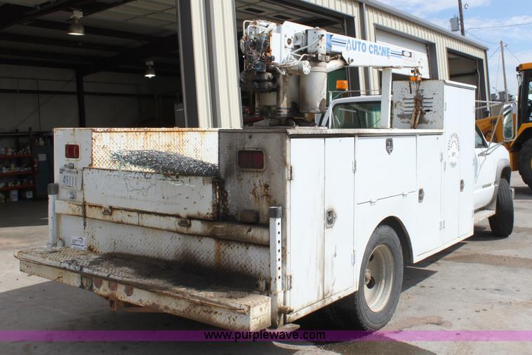 image for item B8511 1995 Chevrolet 3500HD pickup truck