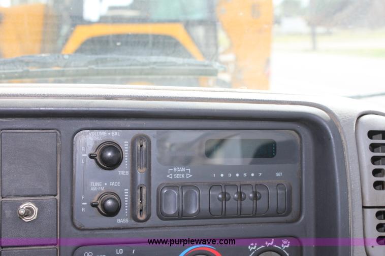 image for item B8511 1995 Chevrolet 3500HD pickup truck