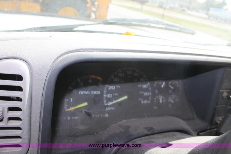 image for item B8511 1995 Chevrolet 3500HD pickup truck