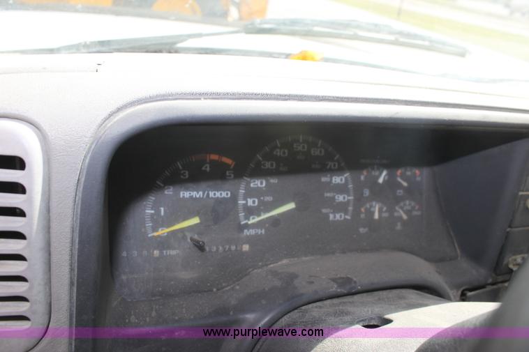 image for item B8511 1995 Chevrolet 3500HD pickup truck