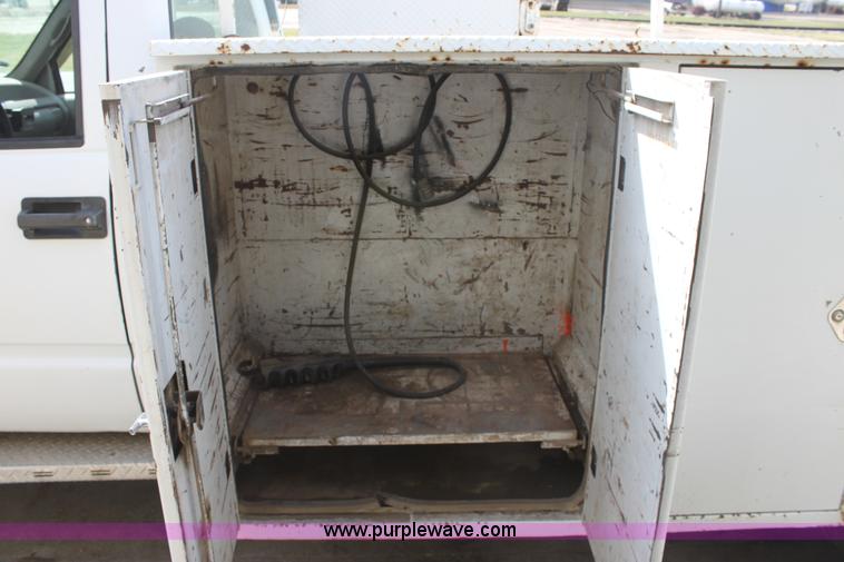 image for item B8511 1995 Chevrolet 3500HD pickup truck