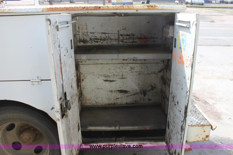 image for item B8511 1995 Chevrolet 3500HD pickup truck