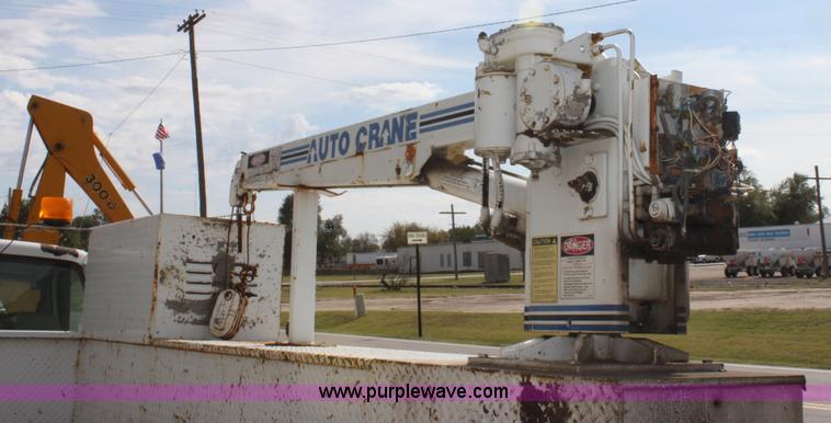 image for item B8511 1995 Chevrolet 3500HD pickup truck