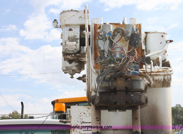 image for item B8511 1995 Chevrolet 3500HD pickup truck