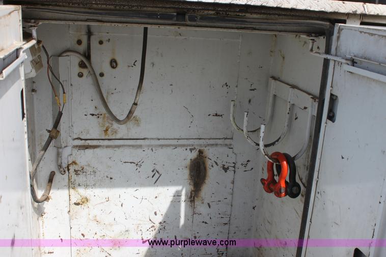 image for item B8511 1995 Chevrolet 3500HD pickup truck