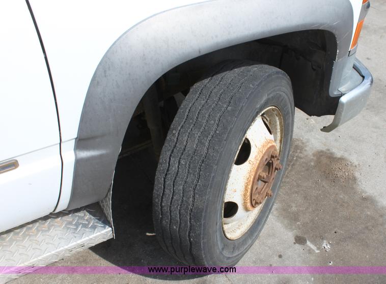 image for item B8511 1995 Chevrolet 3500HD pickup truck