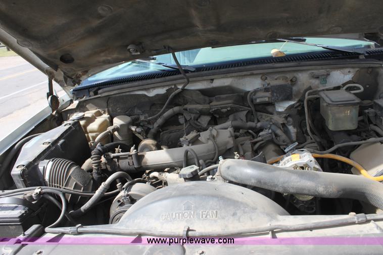 image for item B8511 1995 Chevrolet 3500HD pickup truck