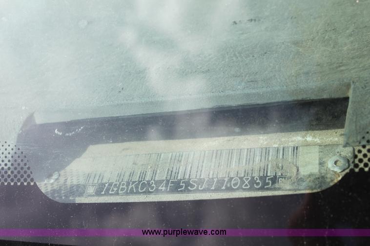 image for item B8511 1995 Chevrolet 3500HD pickup truck