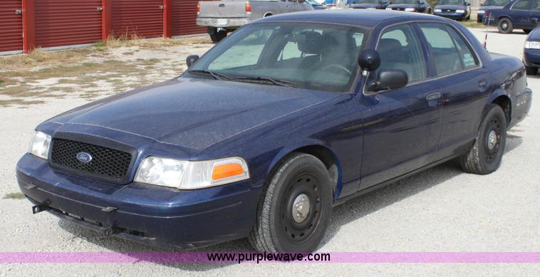 image for item B8602 2005 Ford Crown Victoria Police Interceptor