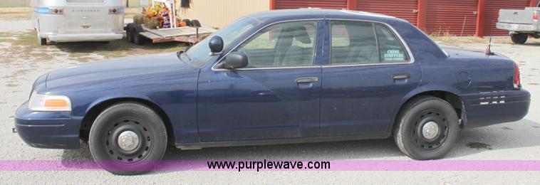 image for item B8602 2005 Ford Crown Victoria Police Interceptor