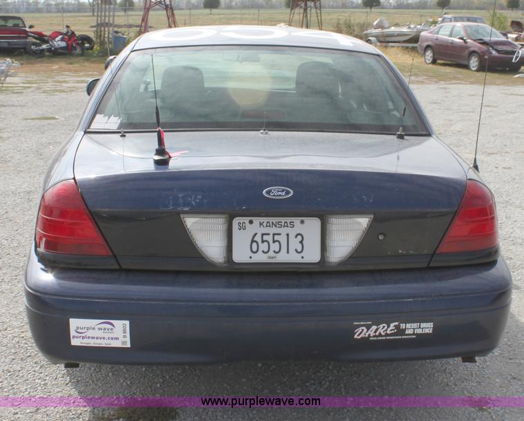 image for item B8602 2005 Ford Crown Victoria Police Interceptor
