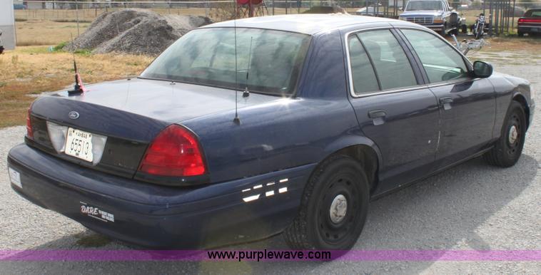 image for item B8602 2005 Ford Crown Victoria Police Interceptor