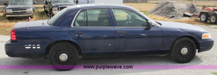 image for item B8602 2005 Ford Crown Victoria Police Interceptor