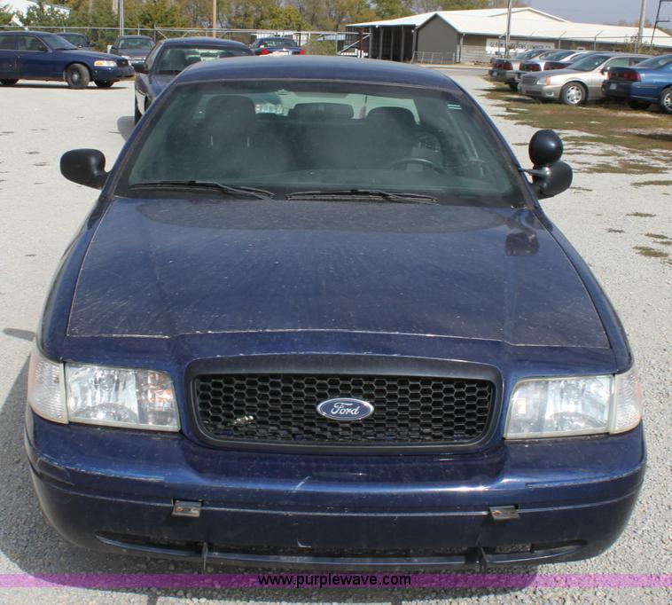 image for item B8602 2005 Ford Crown Victoria Police Interceptor