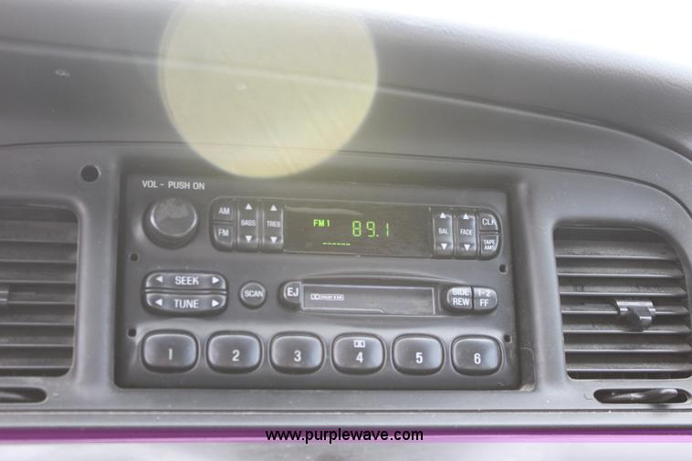 image for item B8602 2005 Ford Crown Victoria Police Interceptor