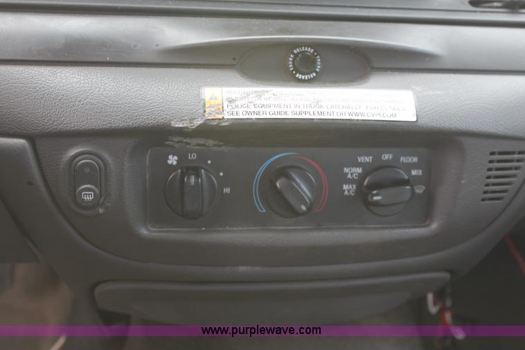 image for item B8602 2005 Ford Crown Victoria Police Interceptor