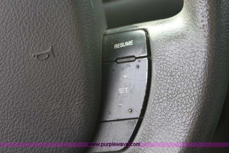 image for item B8602 2005 Ford Crown Victoria Police Interceptor