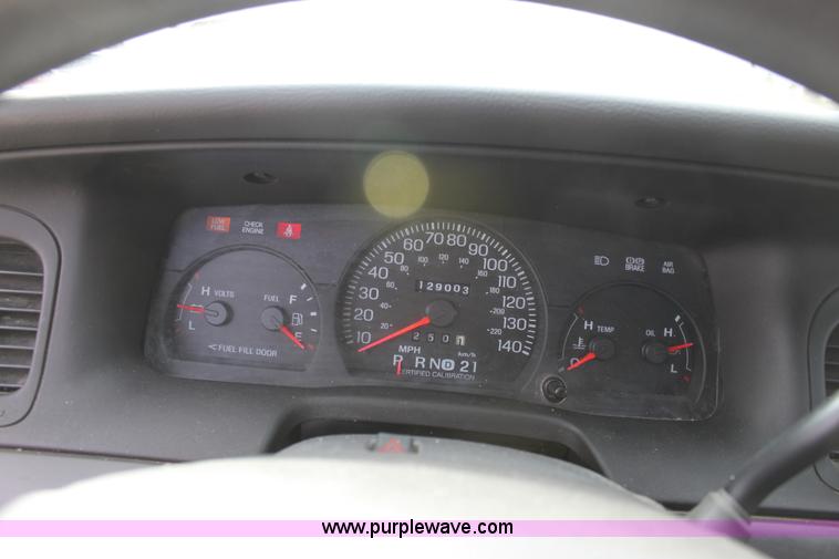 image for item B8602 2005 Ford Crown Victoria Police Interceptor