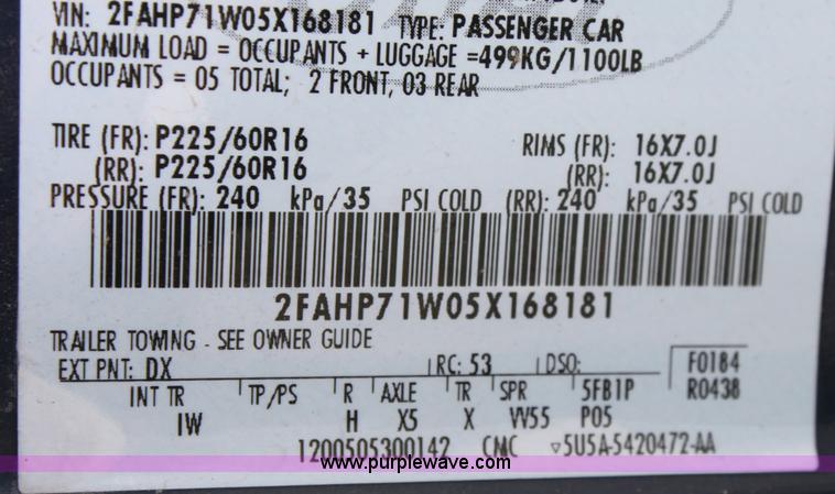 image for item B8602 2005 Ford Crown Victoria Police Interceptor